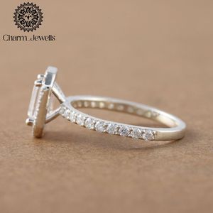 Bague de fiançailles classique pour femme en argent plaqué or rose avec moissanite taille coussin, sertie de griffes, certifiée IGI 3, de Charm Jewells - Product Image 2