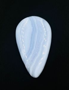 Hermoso Cabujón de Ágata Azul con Diseño de Encaje, Tamaño de Fábrica 41 x 24 x 6 mm, Precio de Fábrica, Forma de Pera Larga y Lisa, Joyería de Ágata Natural - Product Image 2