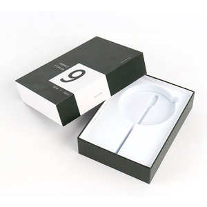 Caja de Regalo de Lujo con Impresión Personalizada para Cables y USB, con Inserto de Espuma para Cargador Inalámbrico - Product Image 1