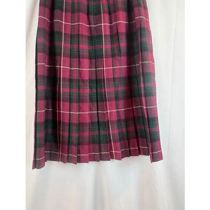 กระโปรงกิ๊ลท์ลายสก็อตสีแดงเขียวขายดีที่สุดสำหรับผู้หญิง ผลิตตามสั่งจากโรงงาน ขายส่ง - Product Image 5