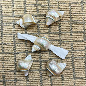 Porta Servilletas de Concha Hecho a Mano en Vietnam para Decoración de Fiestas Temáticas de Playa y Exhibición en Mesa de Comedor - Product Image 5