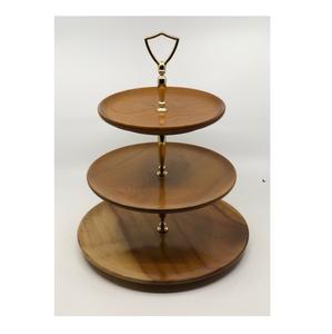 Support à gâteau moderne et minimaliste en bois avec surface lisse pour les célébrations d'anniversaire et la présentation de desserts à la maison - Product Image 1