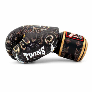 ถุงมือฝึกซ้อมมวย Vernexa Boxing Manufacturer Twins รุ่น Target พร้อมสายรัดข้อมือปรับได้ หนังแท้ สีดำทอง รับผลิตแบบ OEM - Product Image 3