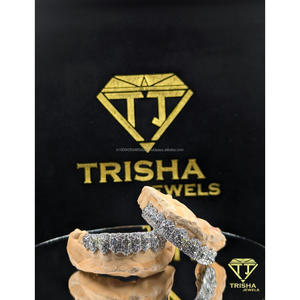 Grillz dentaire en argent sterling 925 avec diamants Moissanite VVS, style Hip Hop de luxe, personnalisé, par Trisha Jewels - Product Image 4