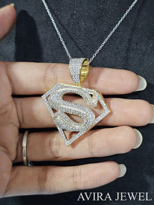 Elegante Colgante Hip Hop de Plata de Ley 925 con Baño de Oro Rosa y Moissanita, Sin Níquel ni Plomo, Diseño Moderno y a la Moda - Product Image 4