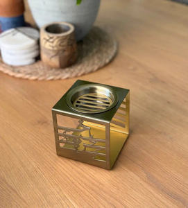Quemador de Incienso Cuadrado Dorado con Caligrafía Árabe, Incensario de Metal de Lujo al por Mayor, Decoración Islámica Moderna para Mesa - Product Image 4