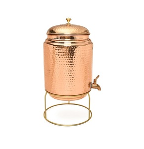 Dispensador de Agua de Cobre Premium con Soporte Metálico Resistente y Sistema de Dispensación de Agua de Flujo Fácil - Product Image 2
