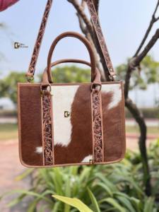 Bolso de Hombro de Cuero de Piel de Vaca con Grabado a Mano, Diseño Nuevo, Estilo Bohemio Gitano Vintage, Hecho a Mano, Elegante - Product Image 4