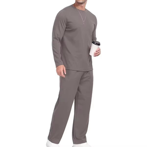 Trajes Deportivos Modernos para Hombre con Material de Alta Calidad, Ajuste Cómodo, Construcción Duradera y Tacto Suave, Diseñados para Entrenamiento - Product Image 3