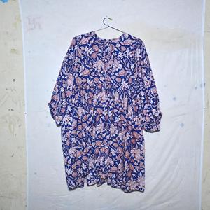 Robe courte en coton à col rond, manches mi-bouffantes, coupe ample, motif floral imprimé à la main, détails brodés, tenue quotidienne pour femmes - Product Image 3