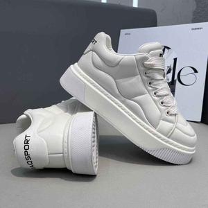Nuevos zapatos deportivos informales de verano para hombre que aumentan la altura, zapatos de skate de suela plana modernos y versátiles, modernos y a la moda. - Product Image 3