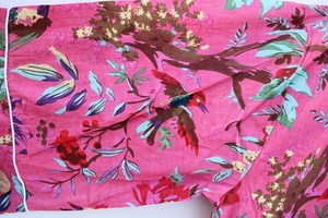 Bata Kimono de Algodón Suave y Transpirable con Estampado de Dibujos Animados Naaz Textile para Mujer, Camisón de Verano Hecho a Mano ODM con Cuello en V y Cintura Elástica - Product Image 3