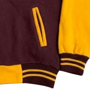 Chaqueta Varsity de Béisbol Iota de Forro Polar Marrón Dorado, Estilo Griego, para Fraternidad, Ajuste Premium y Elegante - Product Image 4