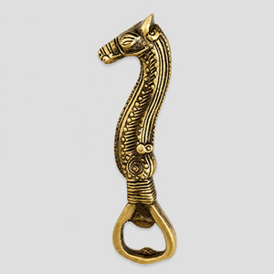 Décapsuleur artisanal en laiton massif, motif hippocampe, doré vintage, ouvre-bouteille en métal pour décoration de bar côtier et mariage - Product Image 1