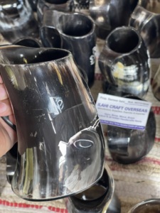 Mug authentique en corne de buffle écologique, fait main, qualité alimentaire, style médiéval, religieux, Feng Shui, animalier, bière, rustique, Noël - Product Image 1