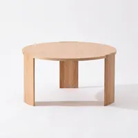 Table à manger ronde en bois avec finition naturelle et pieds robustes, mobilier moderne minimaliste pour la maison, le café, le restaurant
