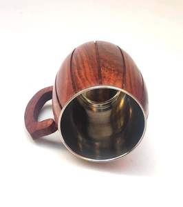 Mug en bois, design baril avec intérieur en acier inoxydable, poignée en bois artisanale - Product Image 2