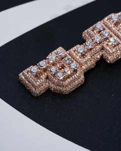 Colgante de Lujo Personalizado de Plata 925 y Chapado en Oro Rosa con Inicial, Estilo Hip Hop, Totalmente Engastado con Moissanita, Joyería de Rapper con Letra - Product Image 1