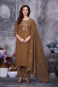 Conjunto de Kurti y Pantalón de Seda Romana Premium Bordada con Dupatta de Maslin |   Ropa Étnica de Diseñador para Mujer |   Exportación al por Mayor - Product Image 1