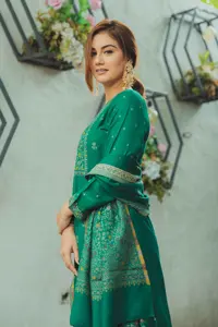 Costume non cousu en tissu acro-viscose de qualité supérieure - Product Image 2