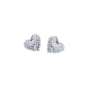 ต่างหูรูปหัวใจประดับเพชรแบบ Pave ทำจากเงินสเตอร์ลิง - Product Image 1