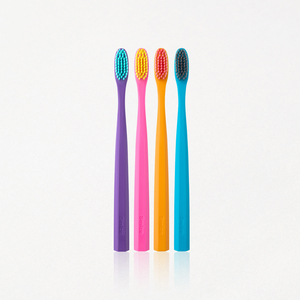 Brosse à dents coréenne Smize, poils en graphène extra doux, antibactérienne, format voyage, ergonomique - Product Image 2