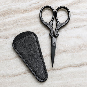 Ciseaux à broder en gros avec étui de protection, ciseaux de couture couleur personnalisée - Product Image 1