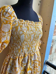 เดรสยาวโบฮีเมียนลายดอกไม้ผ้าฝ้ายสีเหลืองพิมพ์ลายด้วยมือ คอเหลี่ยม แขนยาว สำหรับผู้หญิง ขายดีประจำปี 2026 - Product Image 5