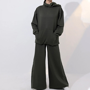 Ensemble survêtement décontracté deux pièces pour femme : sweat à capuche oversize et pantalon large, coupe ample, style streetwear - Product Image 1