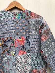 Chaqueta Acolchada de Algodón Hecha a Mano con Estampado Floral Reversible, Chaqueta Corta con Bolsillos Delanteros para Otoño - Product Image 4