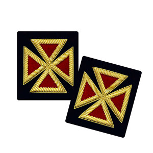 Insignia de manga para uniforme de Caballero Templario Antiguo Gran Maestro, color granate y dorado |   Rosa Bordada a Mano |   Regalia Masónica - Product Image 1