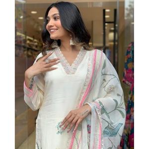 ATRACTIVE TB SILK DIGITAL PRINT WORK TOP BOTTOM CON DUPATTA WHITE - Product Image 4