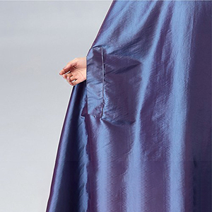 Cape de coiffure personnalisée en polyester, tendance pour salon de coiffure, capes de barbier sur mesure très demandées, jetables - Product Image 2