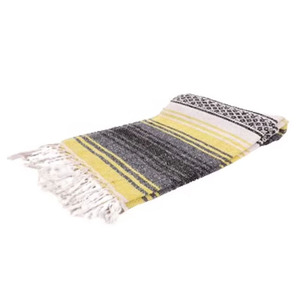 Manta de Lana Sintética Amarillo Claro, Cálida para Uso Residencial y Comodidad en el Dormitorio - Product Image 1