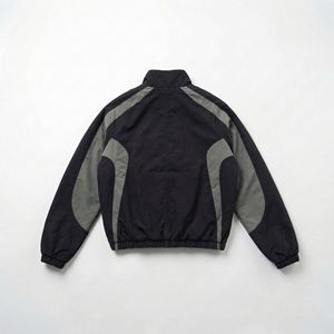 Chaqueta Deportiva Negra con Paneles Curvos Grises, Cierre Completo, Cuello Alto y Puños y Dobladillos Elásticos |   Ropa Técnica Urbana OEM / Marca Privada - Product Image 2