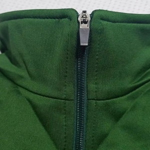 Survêtement vert forêt skinny streetwear, fermeture éclair intégrale, haute élasticité, extensible dans les quatre sens, séchage rapide, poches latérales, 320GSM, 100% polyester - Product Image 3