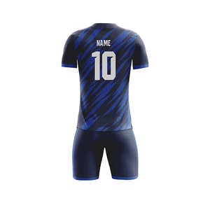 Tenues de football personnalisées par sublimation, vêtements de sport pour hommes, ensembles de maillots de football en polyester - Product Image 3