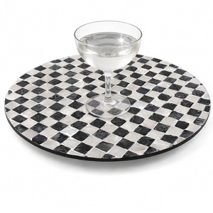 Centro de mesa giratorio de madera y nácar hecho a mano para servir comida, como pieza central de mesa y para ocasiones especiales. - Product Image 1