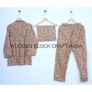 ชุดนอนผ้าฝ้ายลายดอกไม้สำหรับผู้หญิง ชุดนอนขายาว เสื้อแขนยาว ชุดนอนเข้าชุด - Product Image 4