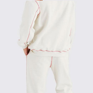 ชุดกีฬาฤดูหนาวคุณภาพสูง 2 ชิ้นสำหรับผู้หญิง แฟชั่นใหม่ ชุดลำลองสำหรับสุภาพสตรี พร้อมโลโก้และไซส์พลัส XL ขายส่ง - Product Image 5