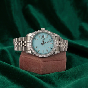 Reloj de Pulsera de Lujo con Esfera Azul, Bisel de Diamantes, Brazalete Jubilee de Acero Inoxidable Plateado, Regalo para Ella - Product Image 1