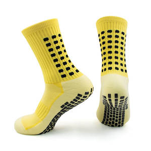 Calcetines deportivos transpirables para baloncesto, antideslizantes, para hombre, con logo personalizado impreso digitalmente, de poliéster, con impresión digital. - Product Image 2