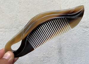 หวีผมทำจากดินเผาธรรมชาติ 100% เป็นมิตรต่อสิ่งแวดล้อม ย่อยสลายได้เอง  หวีนวดศีรษะสำหรับร้านเสริมสวย  ปรับแต่งได้ สำหรับผู้หญิงและผู้ชาย ใช้จัดแต่งทรงผมที่บ้าน - Product Image 3