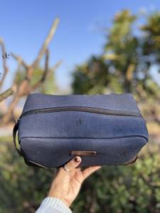 Unique Designer Genuine Leather Zipper Men & Women Toiletry Organizer Travel Cosmetic real Leather <b>Makeup</b> Bags With Handle - Product Image 4