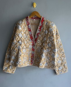 Veste matelassée florale pour femme, col en V, manches trois quarts en coton imprimé, style automne, fermeture boutonnée, cadeau pour elle - Product Image 1