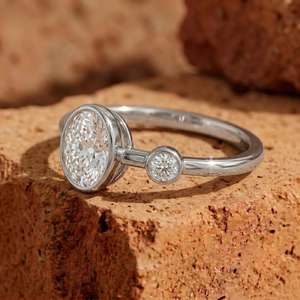 Anillo de aniversario de moissanita brillante con corte ovalado de 8*6 para ella, plata 925, dos piedras, elegante regalo sorpresa de cumpleaños para ella - Product Image 3