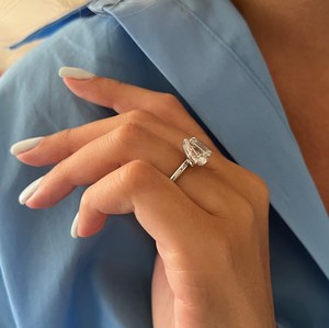 Anillo de diamantes cultivados en laboratorio con corte esmeralda y pera de 4 quilates Toi et Moi, anillo de dos piedras, certificado por IGI - Product Image 4