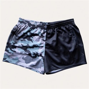 Shorts de sport unisexe en polyester respirant et anti-humidité avec imprimé camouflage tête de cochon personnalisé à l'avant, taille élastique, pour adultes - Product Image 1
