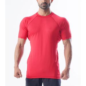 Nouveau T-shirt de compression pour homme, vêtements de sport, impression de logo personnalisée, service OEM disponible, t-shirts légers. - Product Image 5