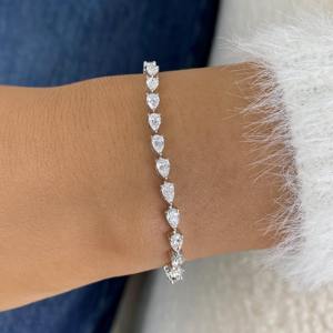 Bracelet tennis de luxe en or blanc 14 carats avec diamants de laboratoire taille poire 4,3 carats E VVS, bijou raffiné, idée cadeau pour elle, style élégant - Product Image 3
